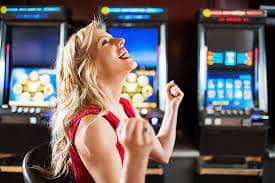 Roulette wheel spin on mpo1212 login live table with clear dealer interaction